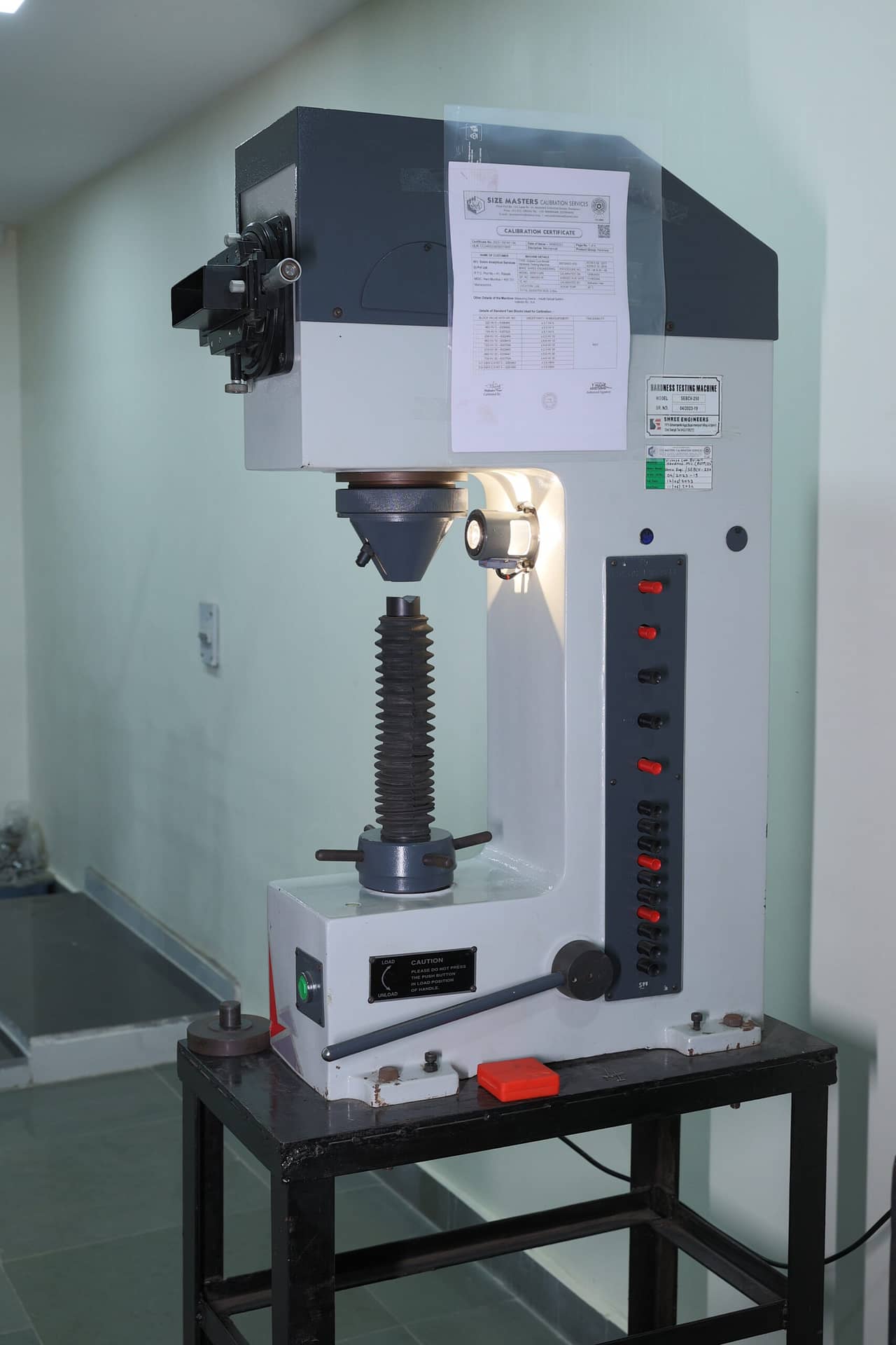 Brinell cum Vickers Hardness Tester